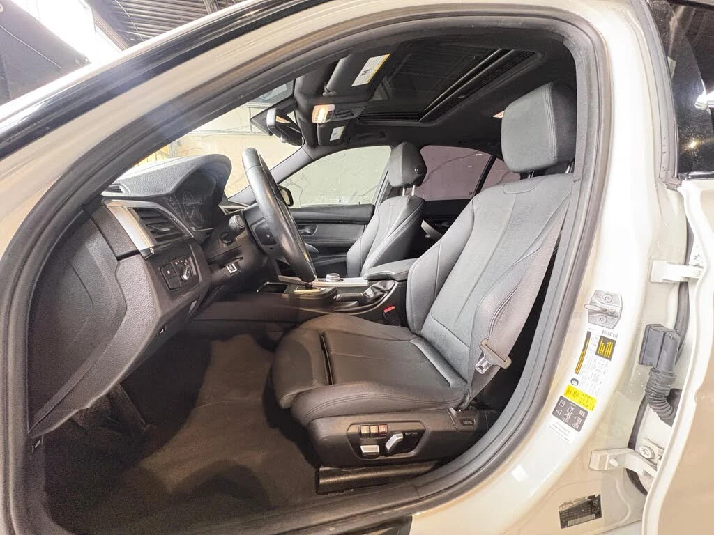 BMW 330 * xDrive * * HeadUp* AвтоКредит* (ЦЕНА ДО БГ), снимка 9 - Автомобили и джипове - 54112800