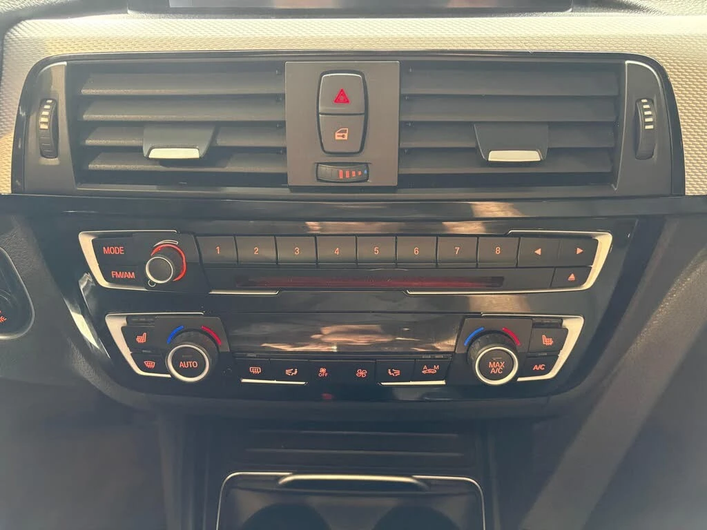 BMW 330 * xDrive * * HeadUp* AвтоКредит* (ЦЕНА ДО БГ), снимка 13 - Автомобили и джипове - 54112800