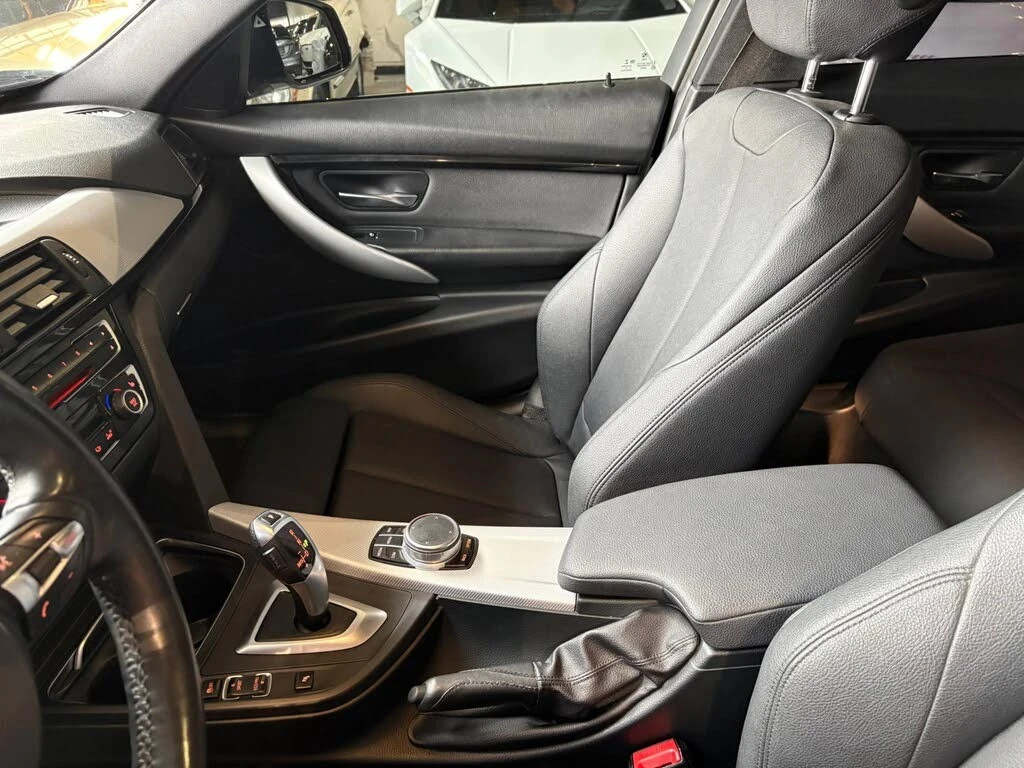 BMW 330 * xDrive * * HeadUp* AвтоКредит* (ЦЕНА ДО БГ), снимка 15 - Автомобили и джипове - 54112800