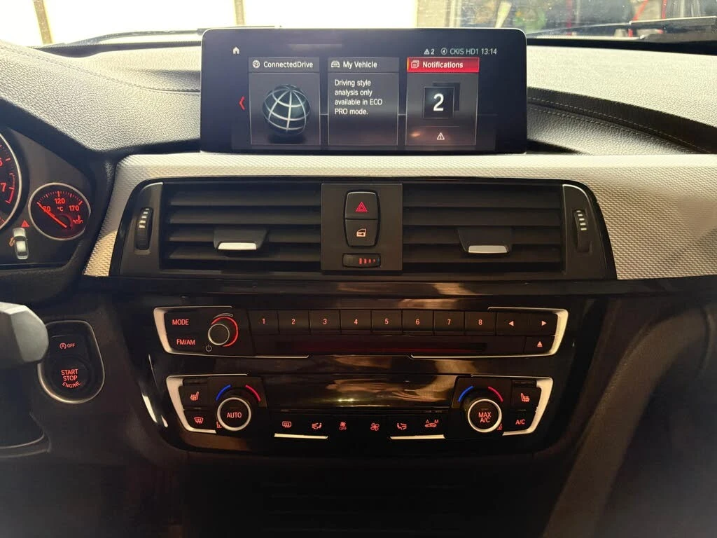 BMW 330 * xDrive * * HeadUp* AвтоКредит* (ЦЕНА ДО БГ), снимка 12 - Автомобили и джипове - 54112800