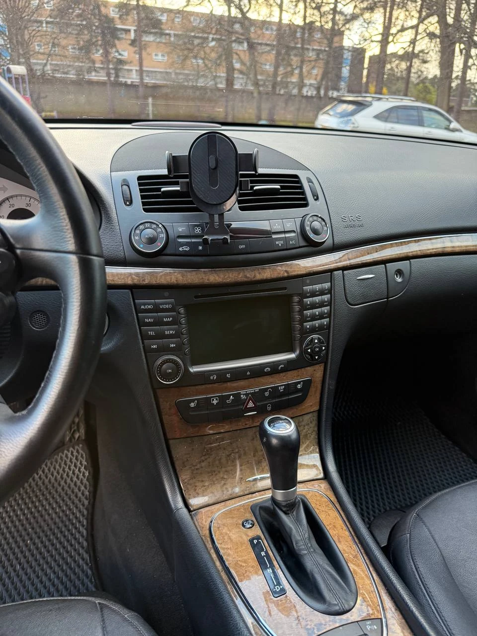 Mercedes-Benz E 280, снимка 5 - Автомобили и джипове - 54164501