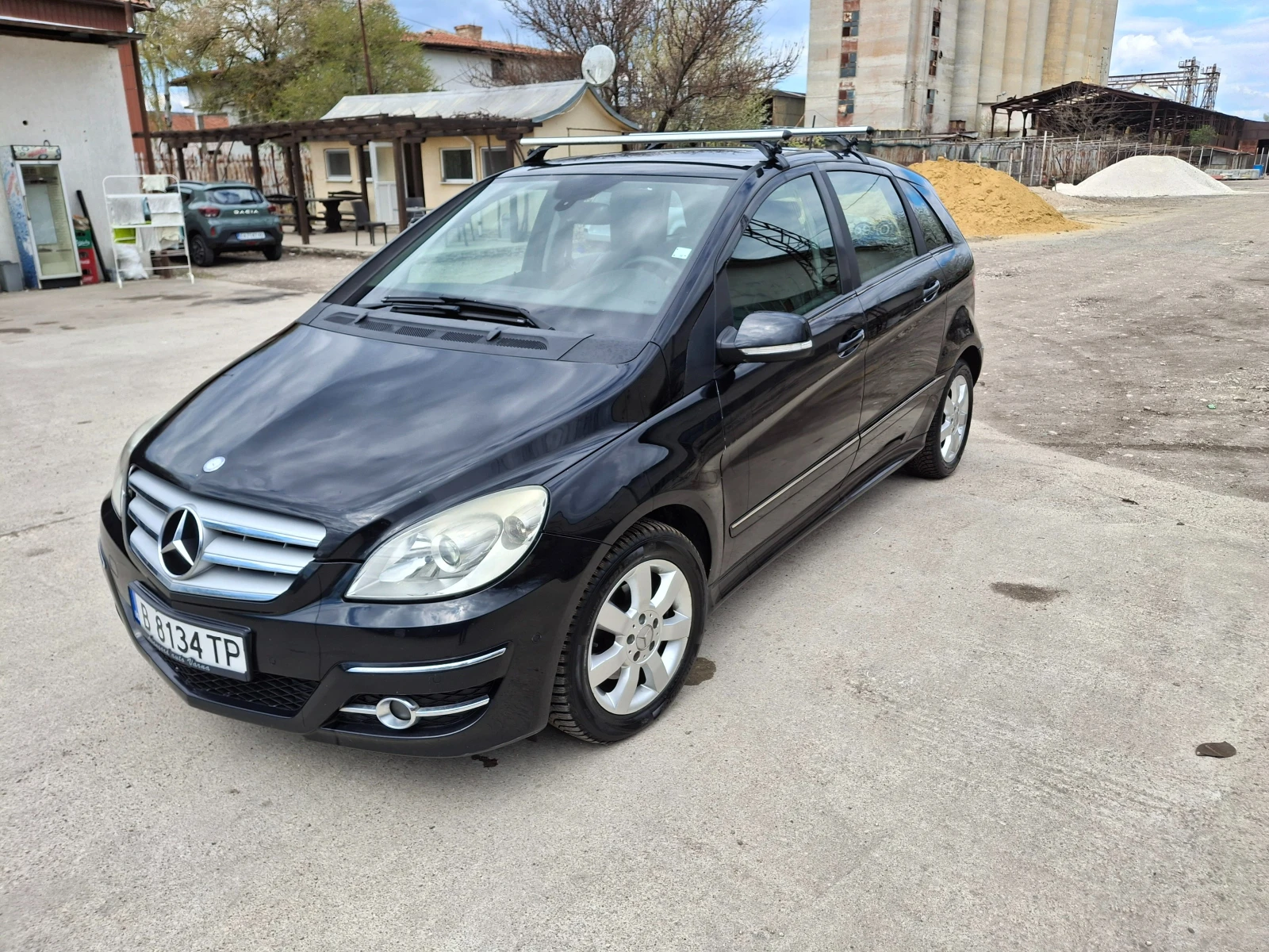 Mercedes-Benz B 180, снимка 2 - Автомобили и джипове - 54345805