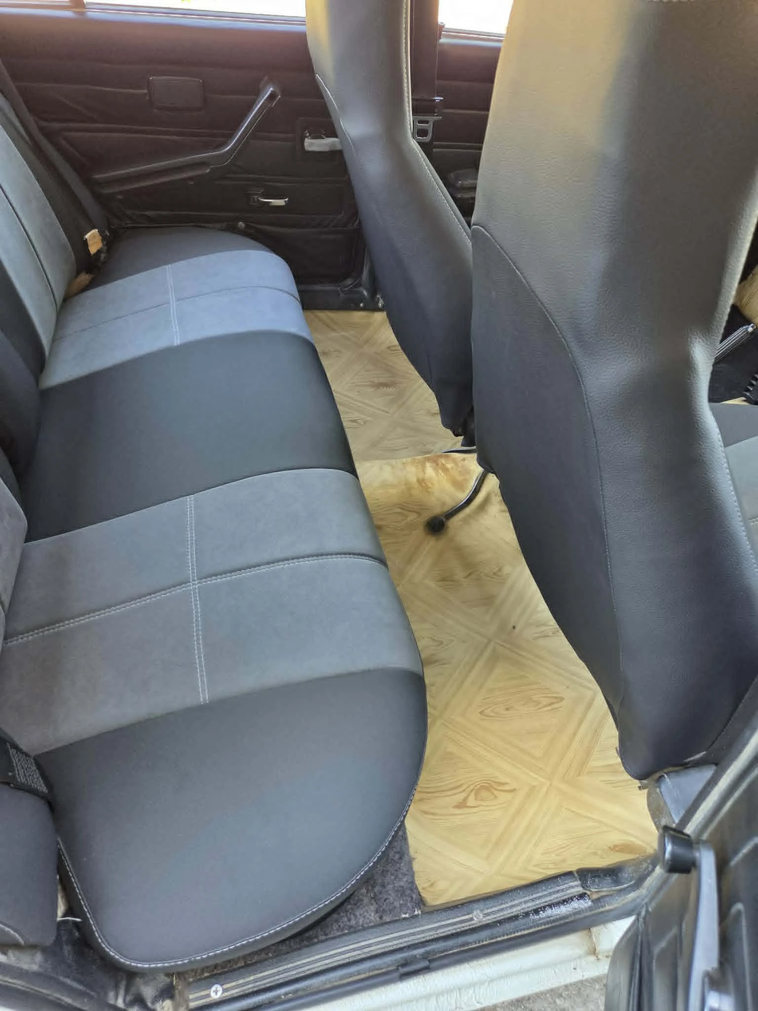 Lada 2107, снимка 9 - Автомобили и джипове - 54671887