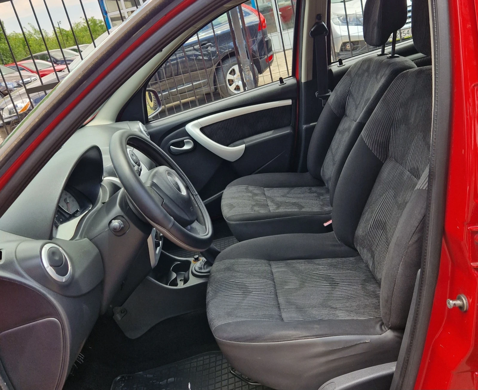 Dacia Sandero 1.2i  | Mobile.bg � ����������� 8