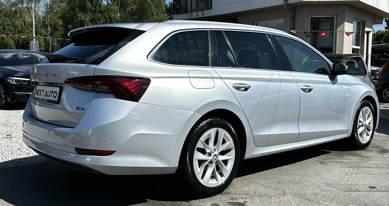 Skoda Octavia 1.5i 131HP G-TEC DIGITAL DISTRONIC LANE ASSIST CAM, снимка 5 - Автомобили и джипове - 55448901