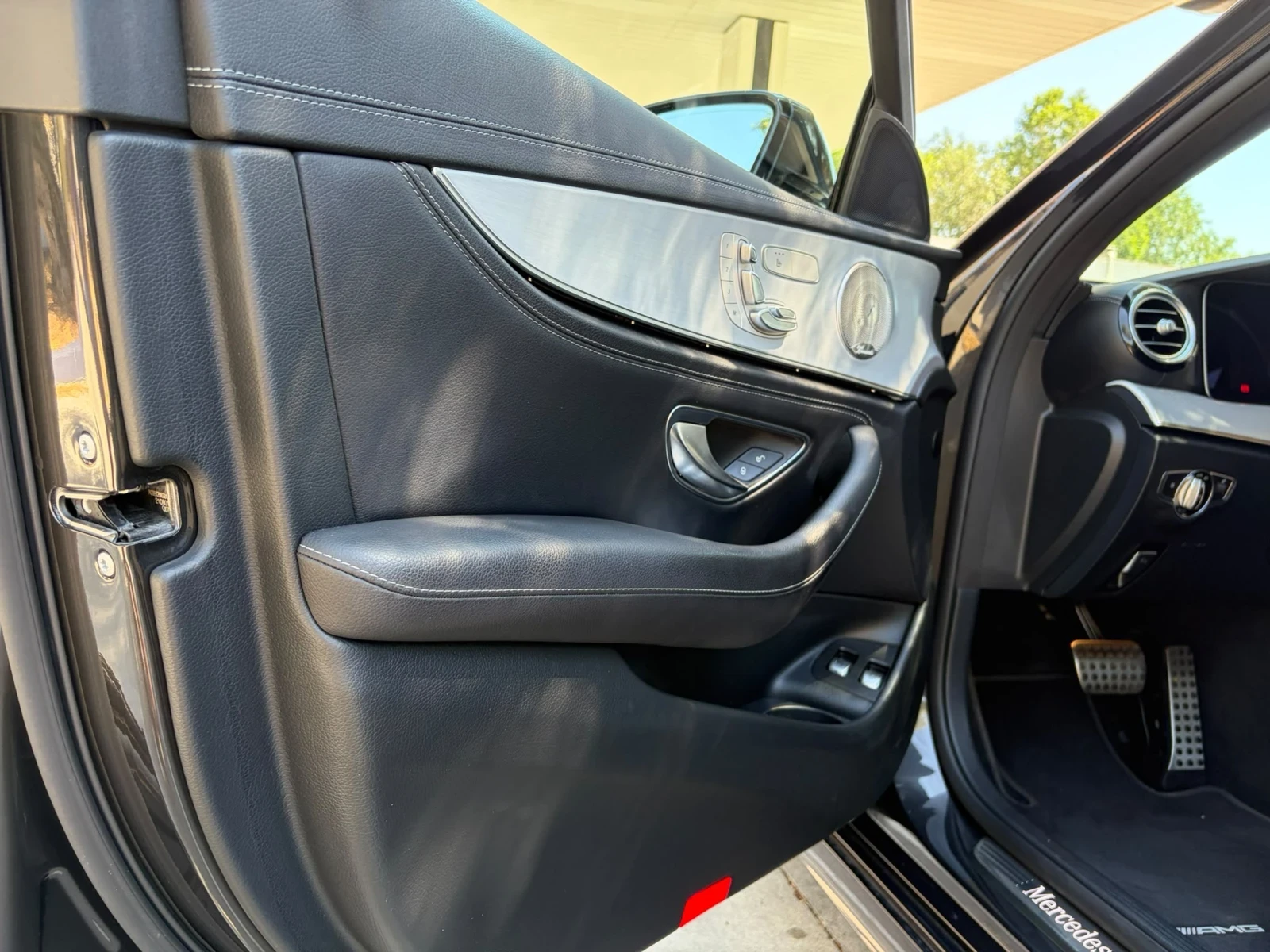 Mercedes-Benz E 300 E AMG -pack  Facelift , снимка 4 - Автомобили и джипове - 55657402
