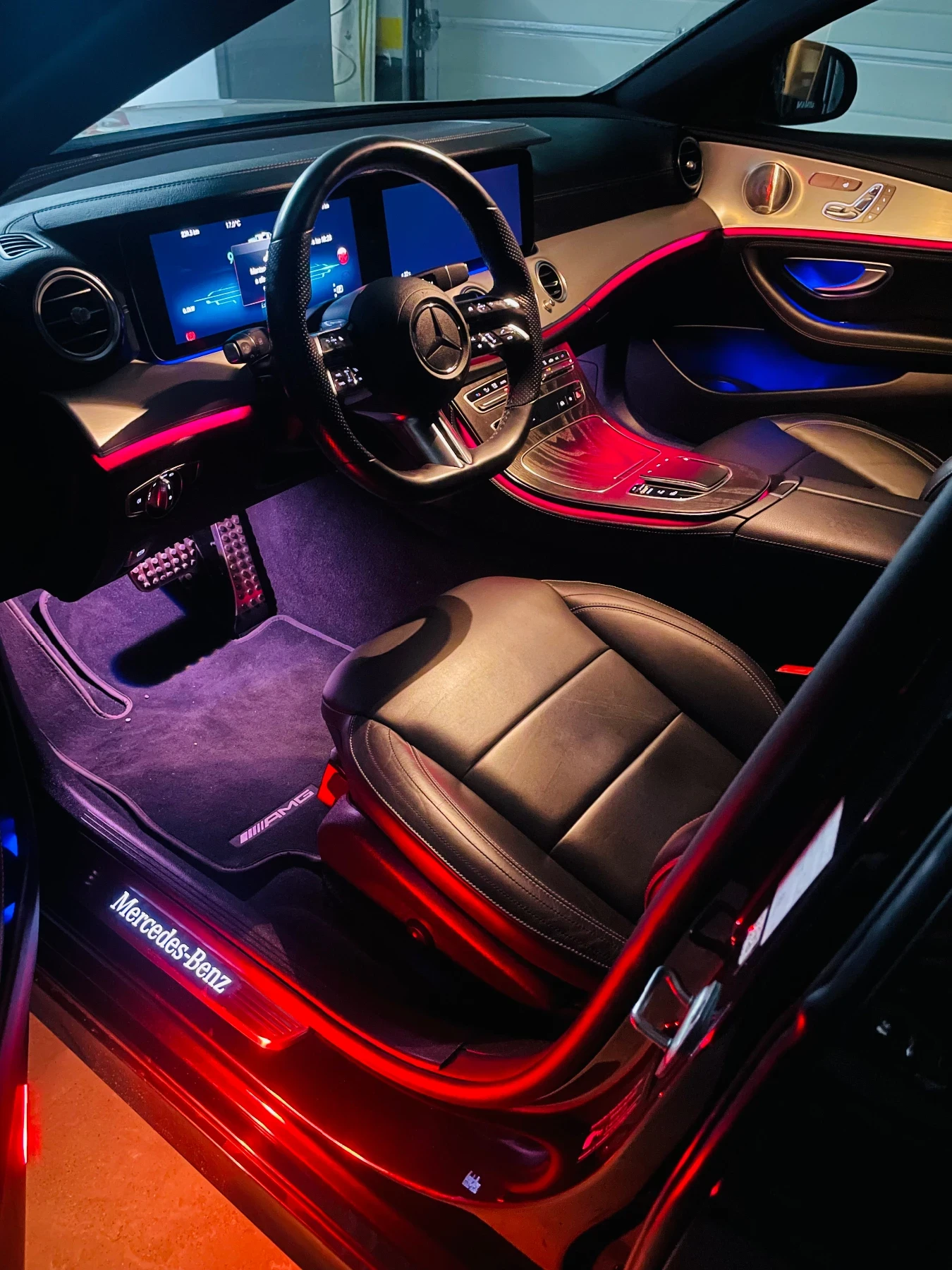 Mercedes-Benz E 300 E AMG -pack  Facelift , снимка 16 - Автомобили и джипове - 55657402