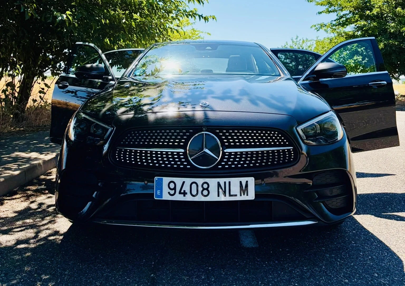 Mercedes-Benz E 300 E AMG -pack  Facelift , снимка 2 - Автомобили и джипове - 55657402