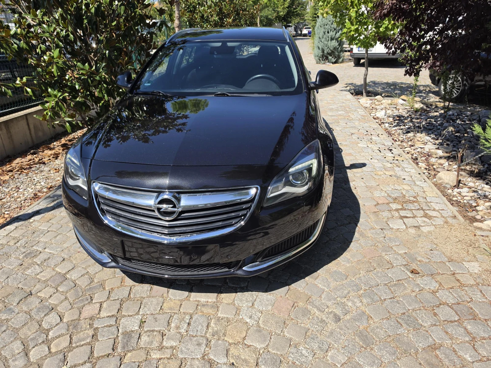 Opel Insignia Sports Tourer SW, снимка 13 - Автомобили и джипове - 55681978
