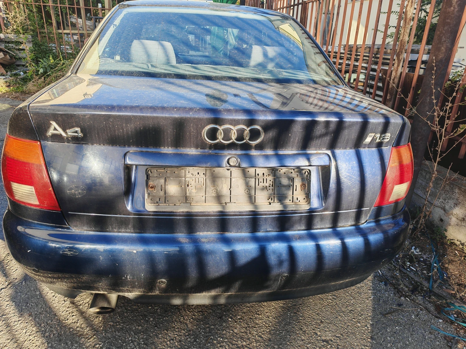 Audi A4 1.8 бензин, снимка 2 - Автомобили и джипове - 55962538