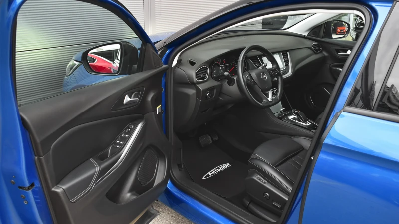 Opel Grandland X 1.6 Turbo Elegance Plug-in Hybrid4 4x4 Automatic, снимка 8 - Автомобили и джипове - 52079108
