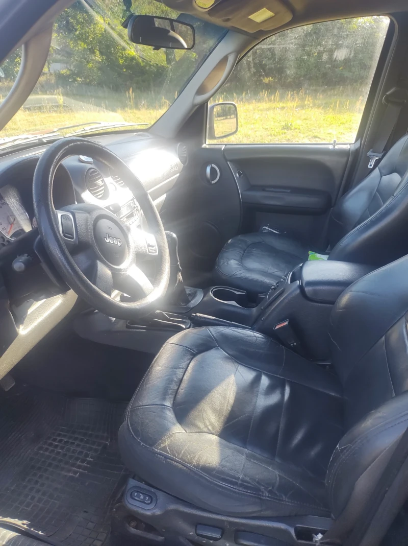 Jeep Cherokee KJ, снимка 11 - Автомобили и джипове - 52446616