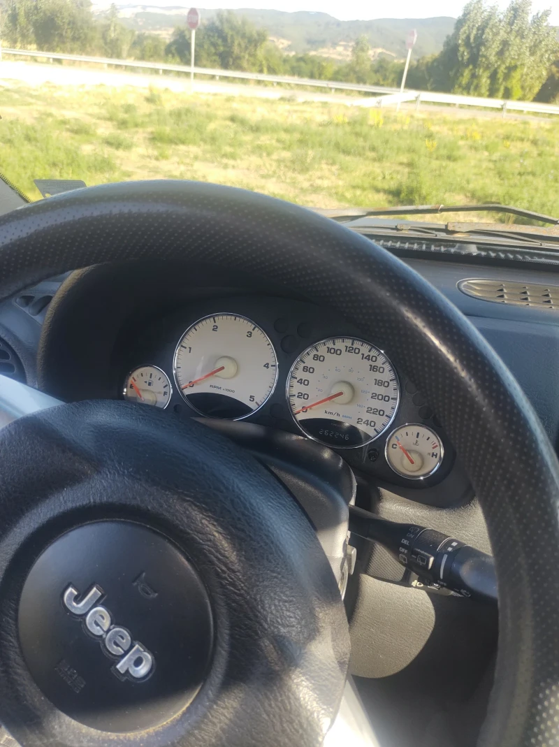 Jeep Cherokee KJ, снимка 10 - Автомобили и джипове - 52446616