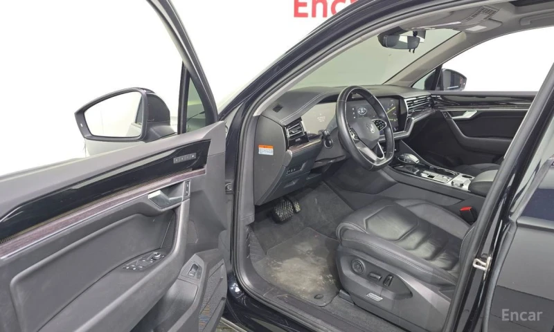 VW Touareg, снимка 10 - Автомобили и джипове - 53141607