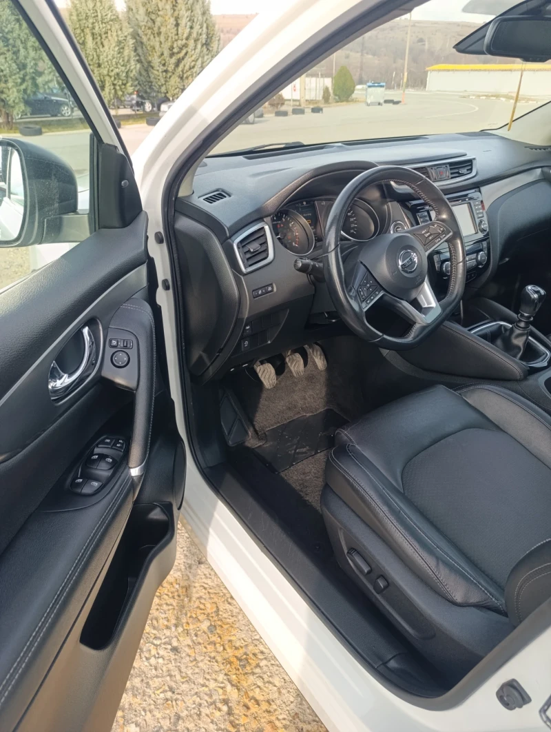 Nissan Qashqai 1.2 i* 097 000 KM* FULL EXTRA* COC* KTEO* Pano* 36, снимка 12 - Автомобили и джипове - 53417795
