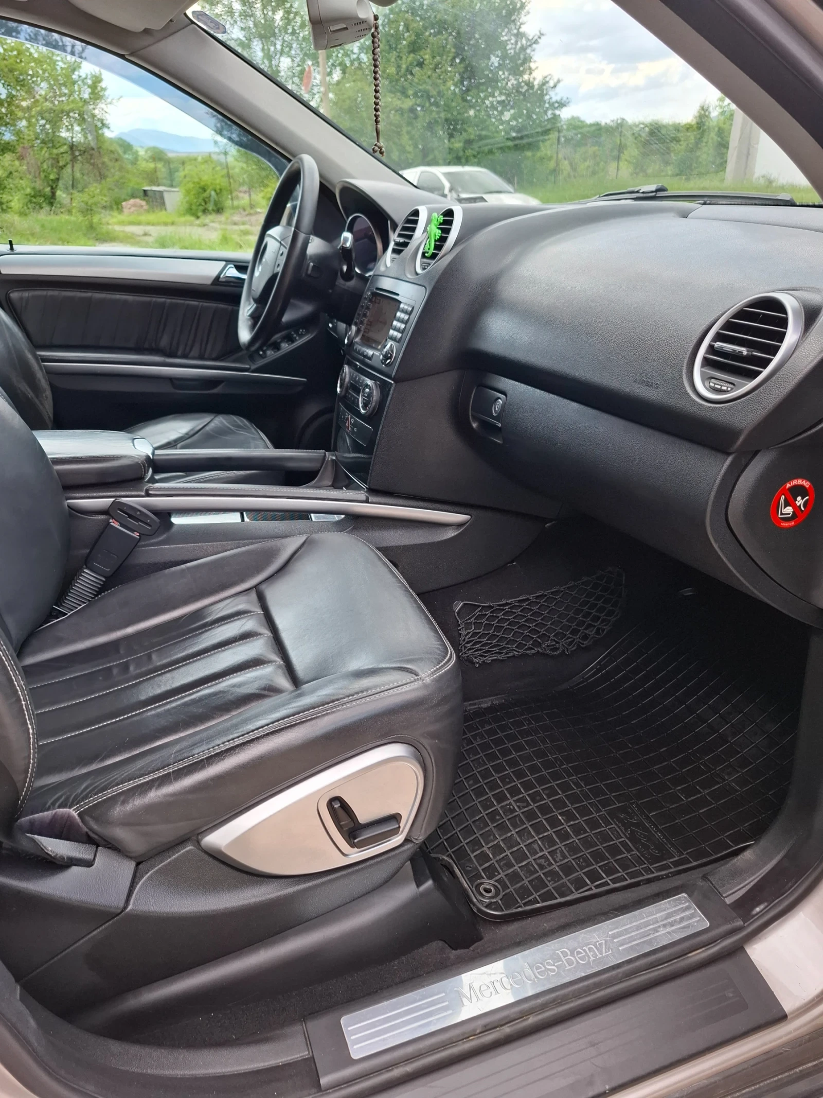 Mercedes-Benz ML 500  - изображение 10