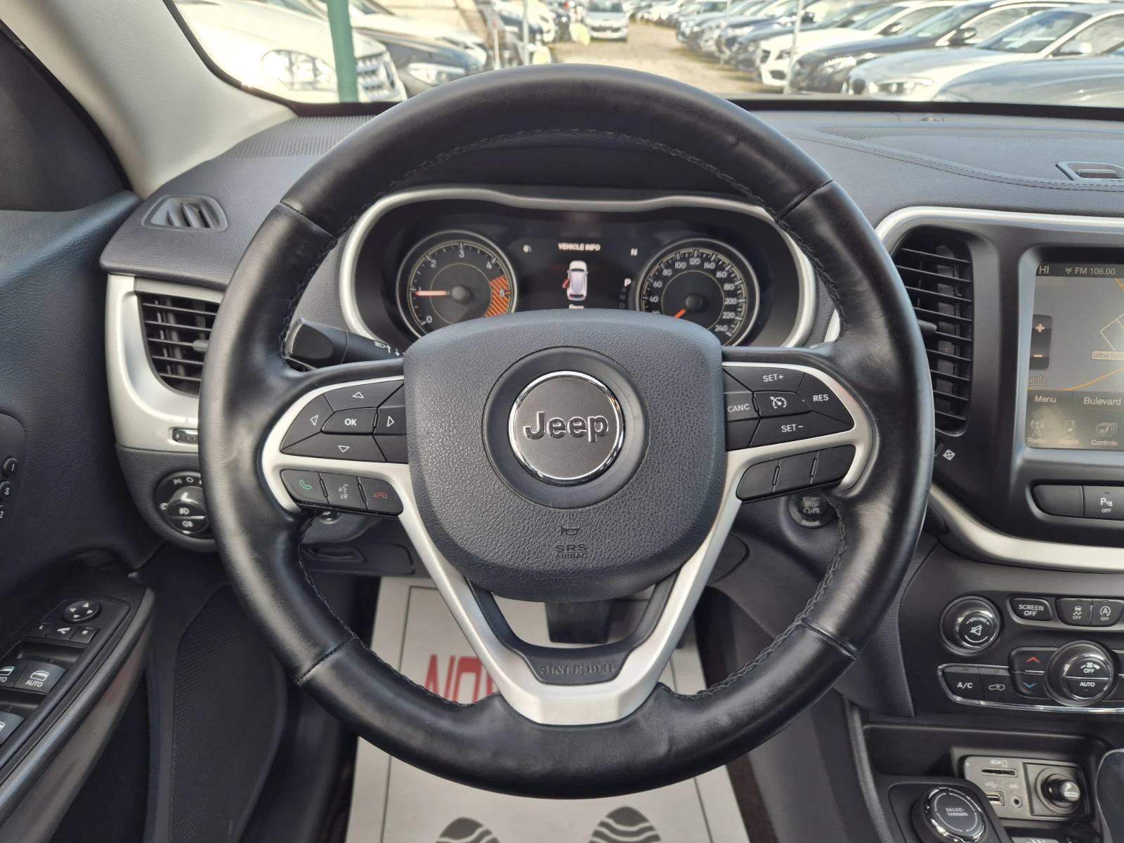 Jeep Cherokee 2.0D-LIMITED-AUTOMATIC - изображение 9