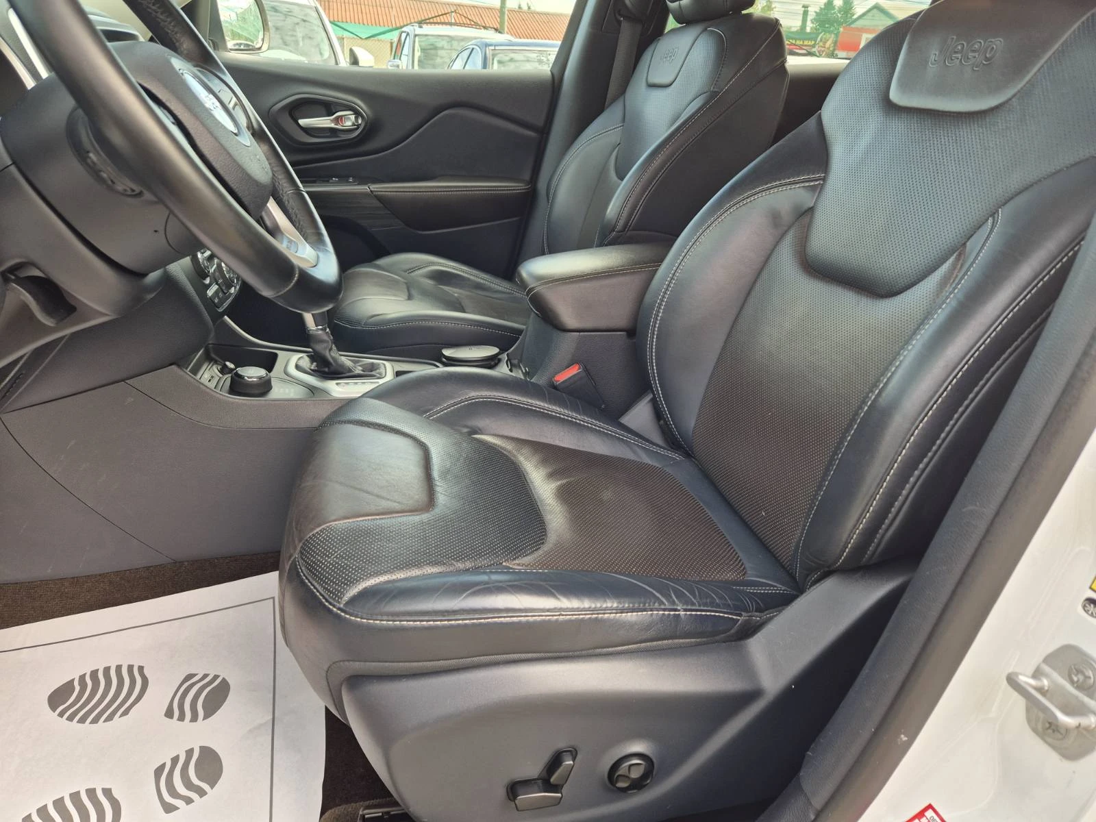 Jeep Cherokee 2.0D-LIMITED-AUTOMATIC - изображение 7