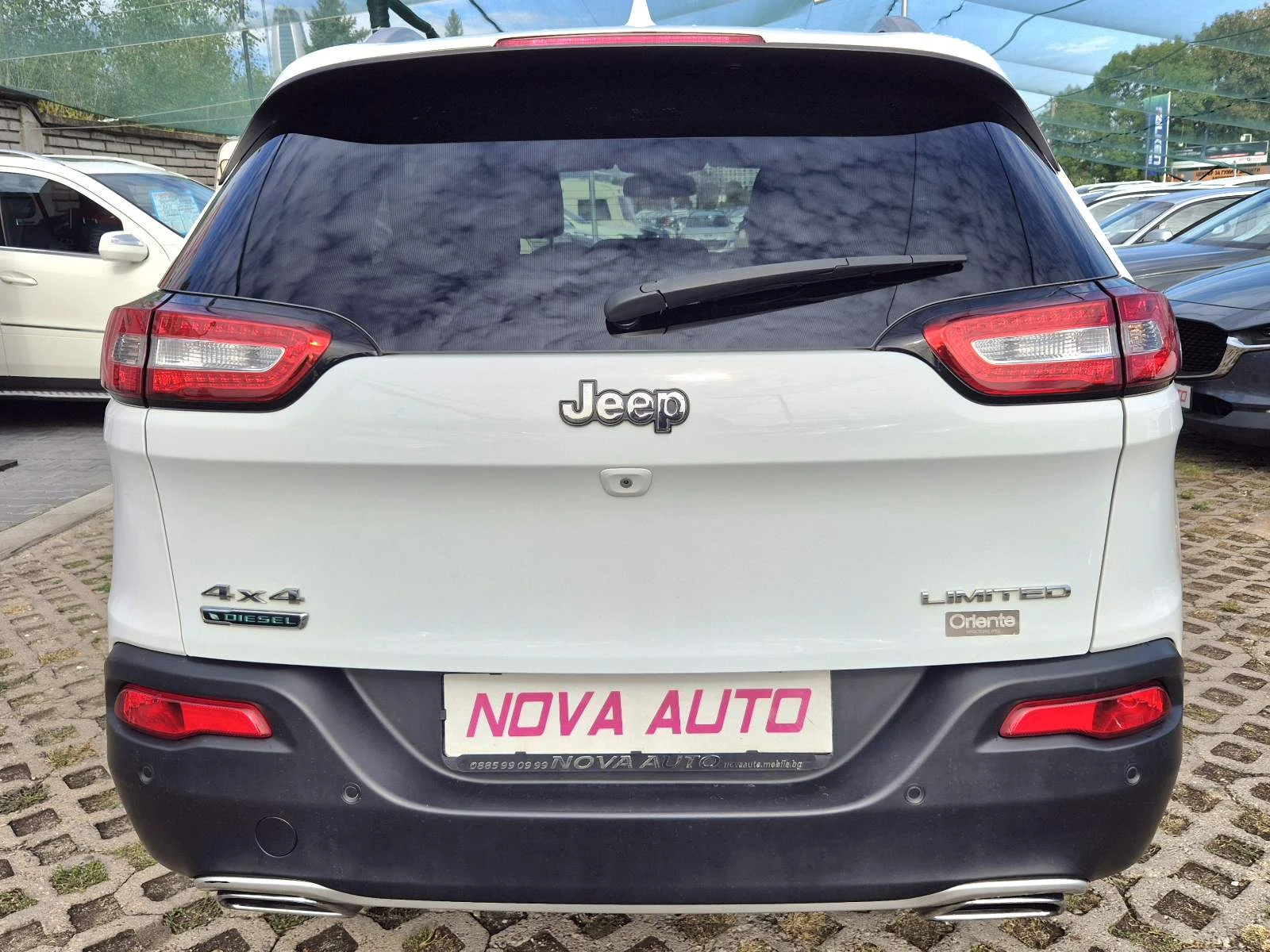 Jeep Cherokee 2.0D-LIMITED-AUTOMATIC - изображение 3