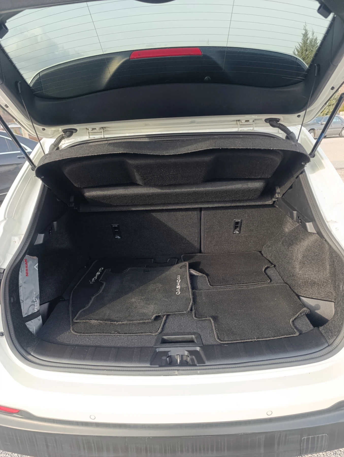 Nissan Qashqai 1.2 i* 097 000 KM* FULL EXTRA* COC* KTEO* Pano* 36 | Mobile.bg � ����������� 16