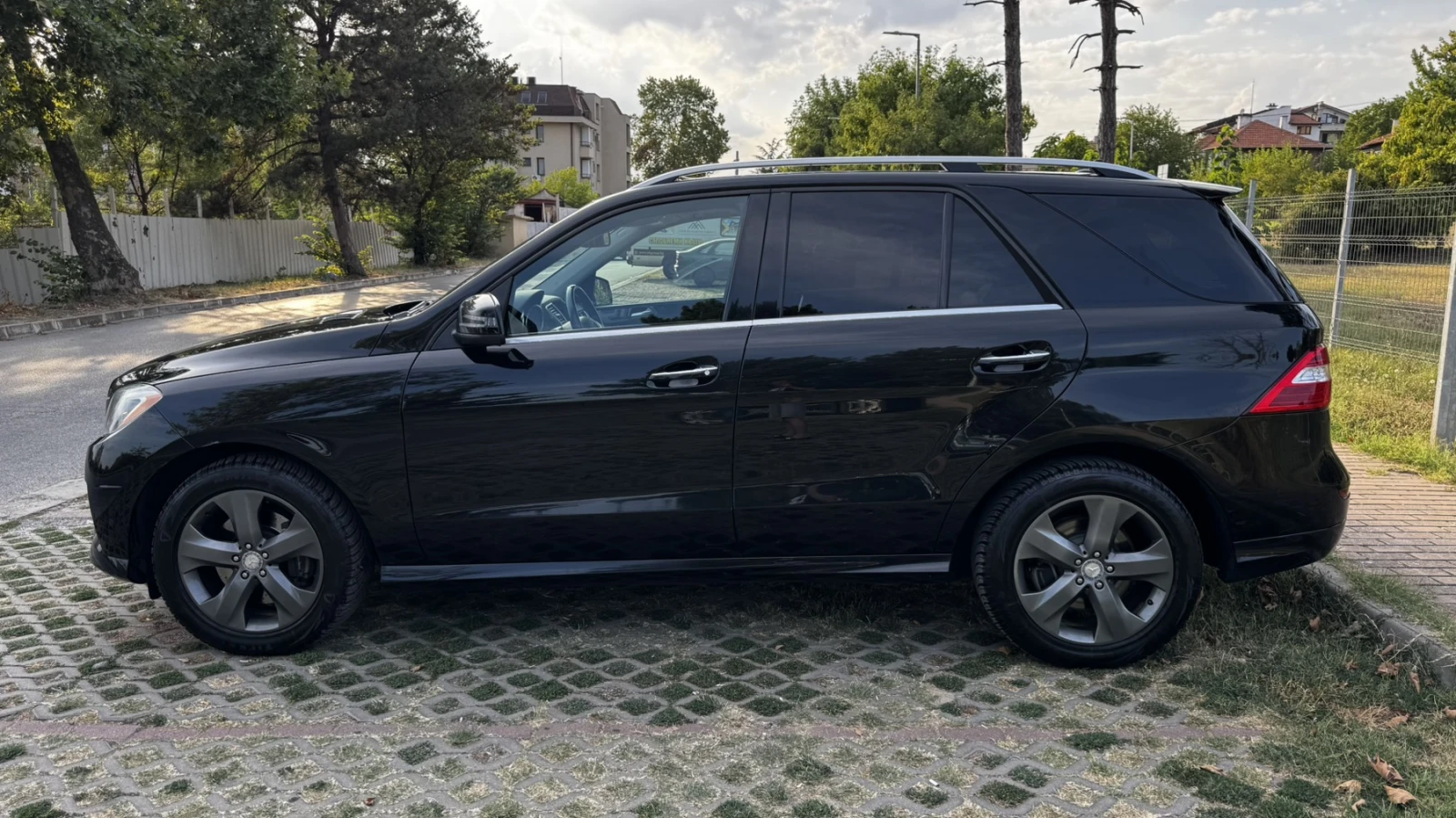 Mercedes-Benz ML 350 AMG/Харман/ПАНО/Кейлес, снимка 10 - Автомобили и джипове - 55655477