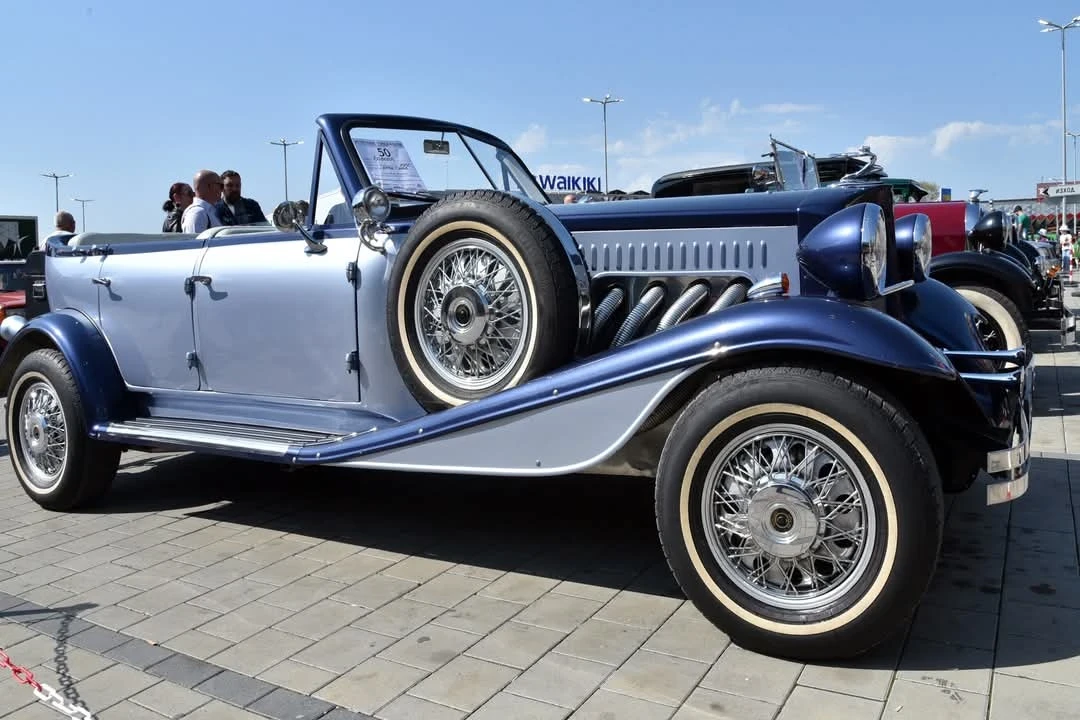 Други Друг Beauford , снимка 5 - Автомобили и джипове - 55905321