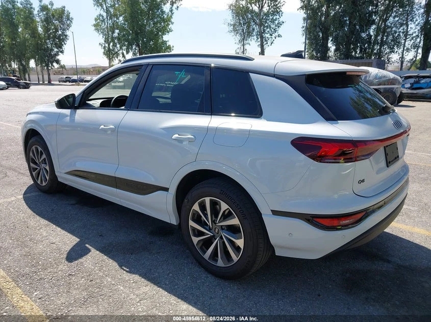 Audi Q6 E-Tron Premium Quattro, снимка 2 - Автомобили и джипове - 56565030
