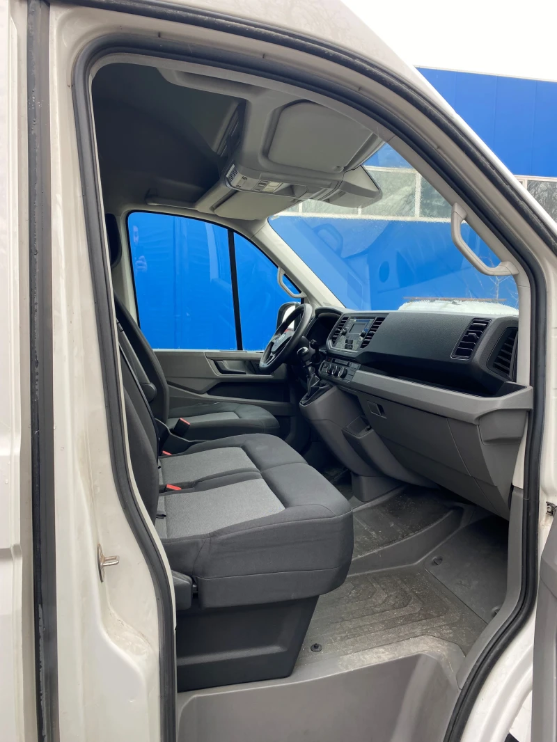 VW Crafter, снимка 9 - Бусове и автобуси - 53286044