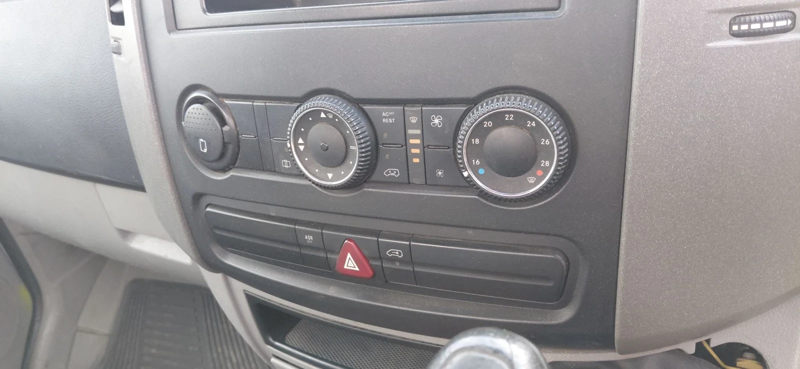 VW Crafter 2.5tdi, снимка 7 - Бусове и автобуси - 55582631