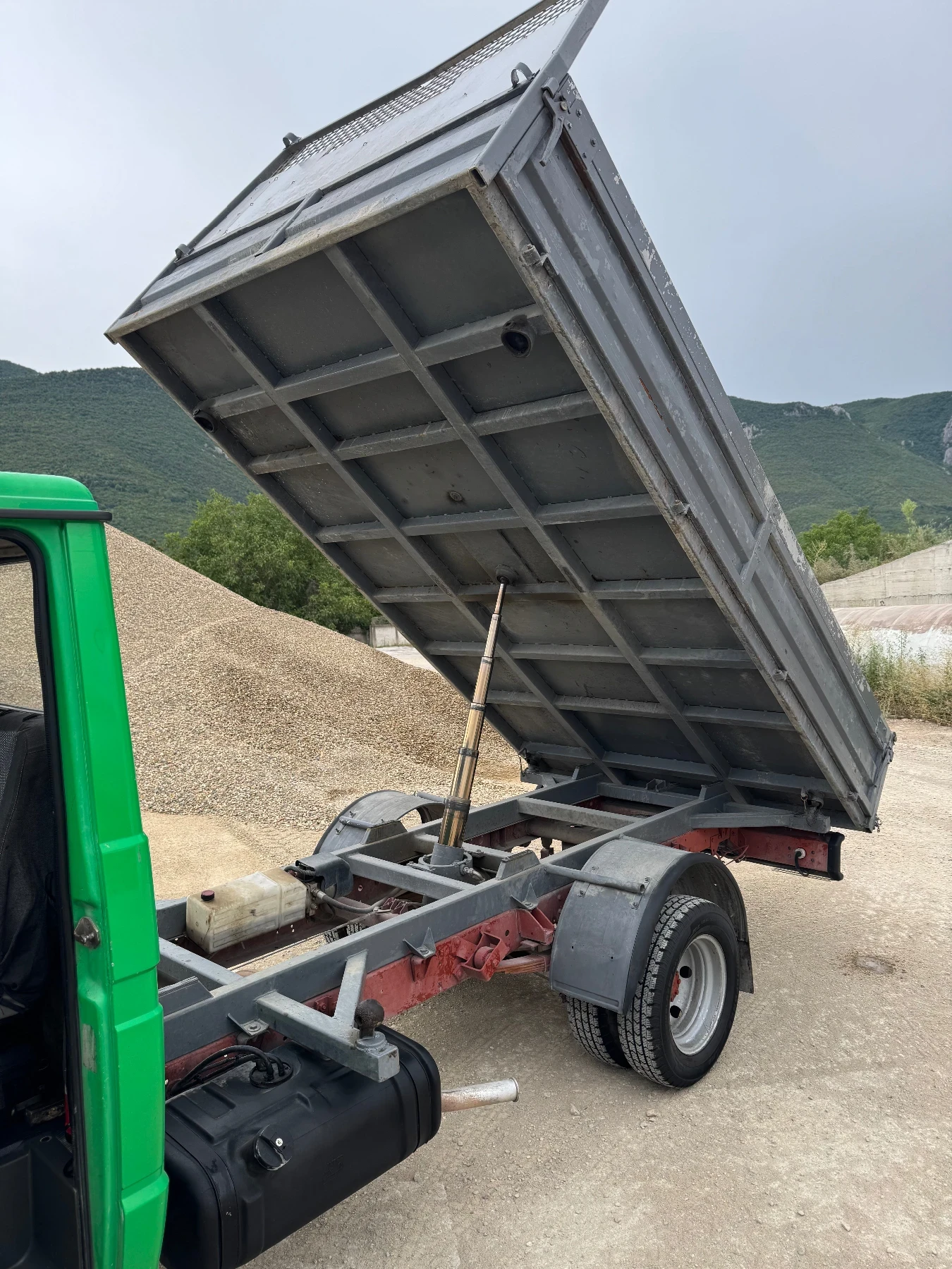 Iveco 35-8 Тристранен самосвал, снимка 12 - Бусове и автобуси - 55589444