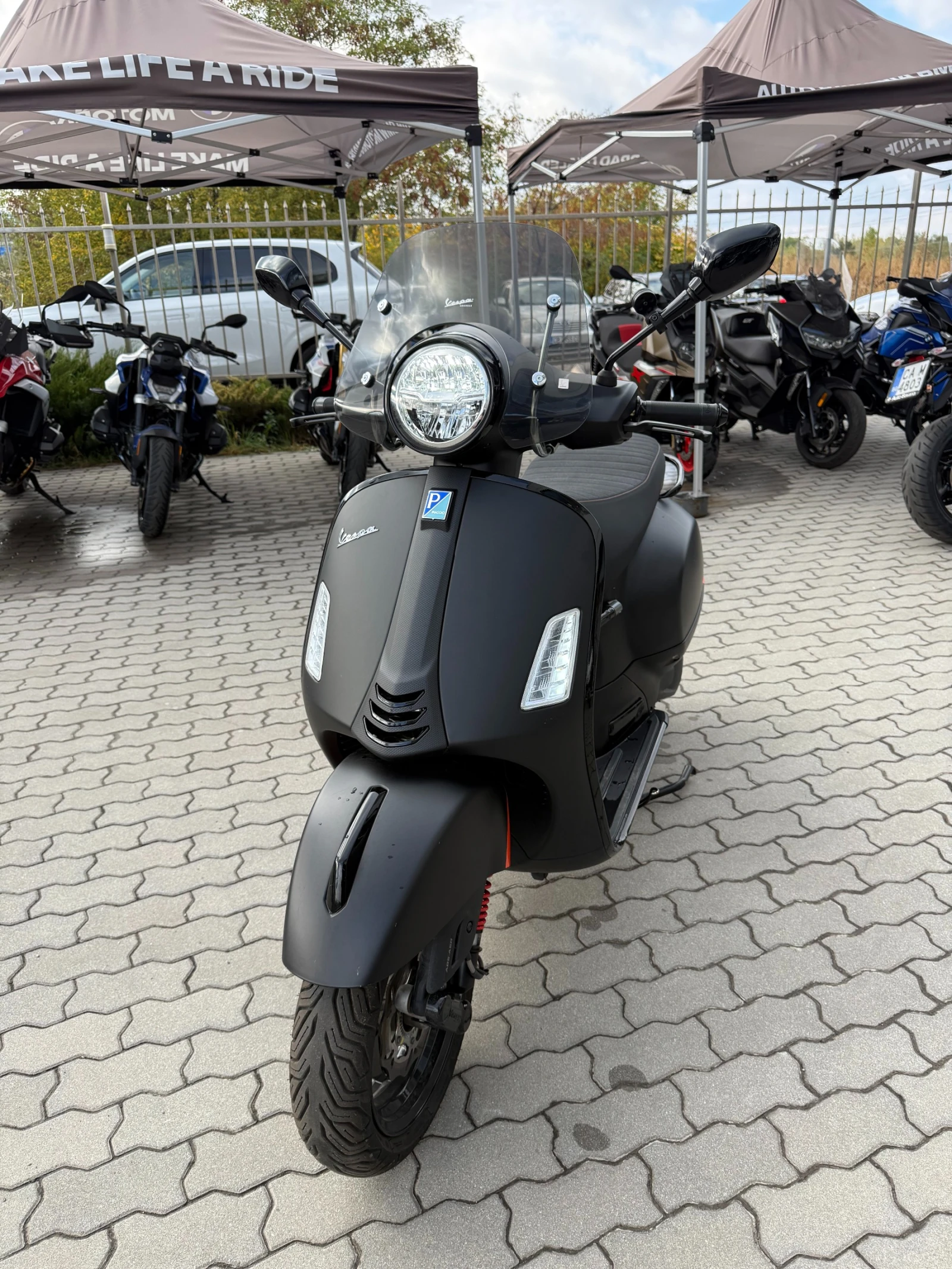 Vespa GTS Super Sport 300