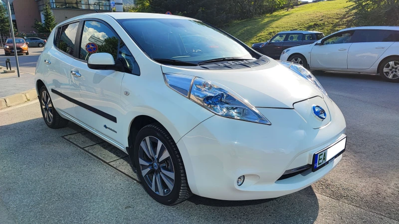 Nissan Leaf  Tekna, снимка 2 - Автомобили и джипове - 47307634