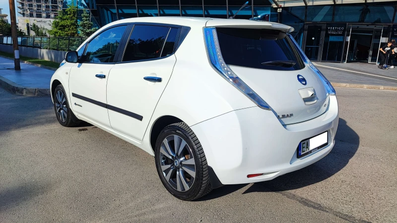 Nissan Leaf  Tekna, снимка 4 - Автомобили и джипове - 47307634