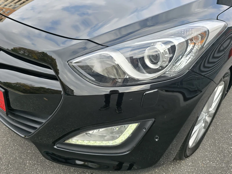 Hyundai I30 1.6i/КАМЕРА/НАВИГАЦИЯ/ПОДГРЕВ/ЕЛ-СЕДАЛКИСТАРТ-СТОП, снимка 11 - Автомобили и джипове - 47777121