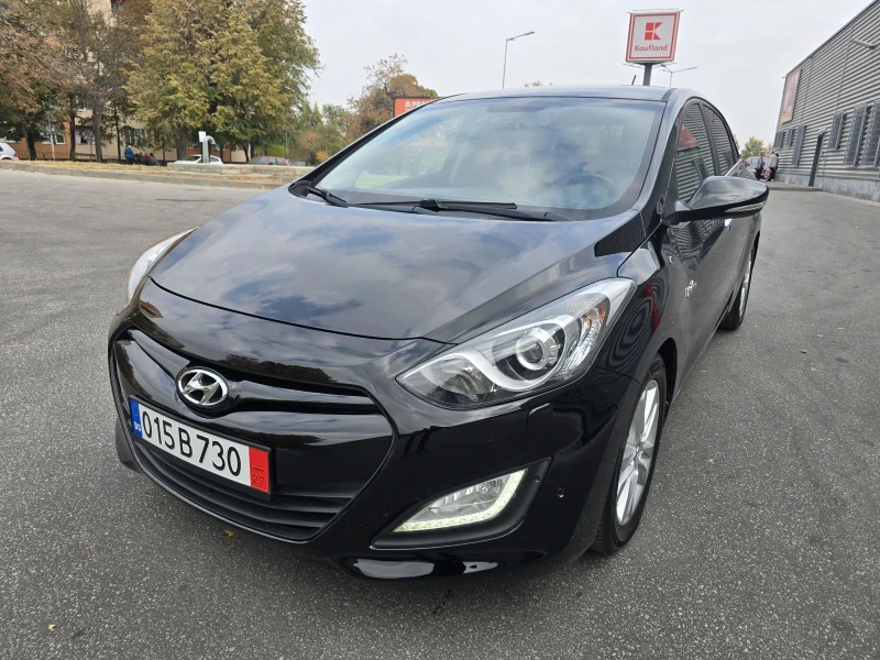 Hyundai I30 1.6i/КАМЕРА/НАВИГАЦИЯ/ПОДГРЕВ/ЕЛ-СЕДАЛКИСТАРТ-СТОП, снимка 1 - Автомобили и джипове - 47777121