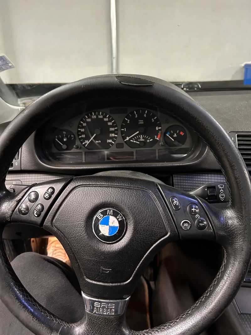 BMW 318 1.8 118hp, снимка 5 - Автомобили и джипове - 47790455