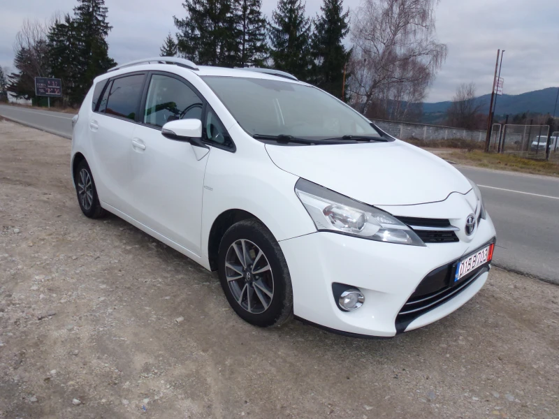 Toyota Verso, снимка 2 - Автомобили и джипове - 48323557