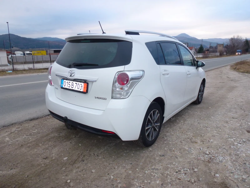 Toyota Verso, снимка 4 - Автомобили и джипове - 48323557