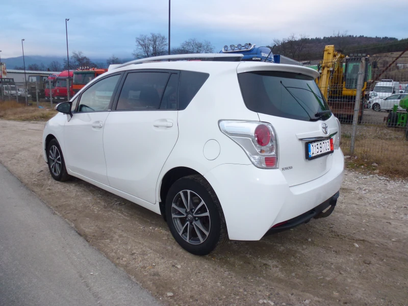 Toyota Verso, снимка 3 - Автомобили и джипове - 48323557