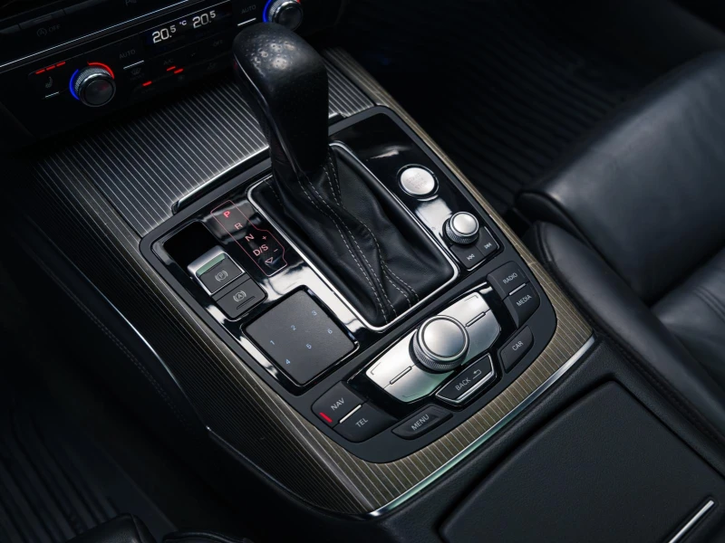 Audi A7 Quattro* 3.0 BiTDI* BOSE* Camera* S-Line* HUD* , снимка 8 - Автомобили и джипове - 53040930