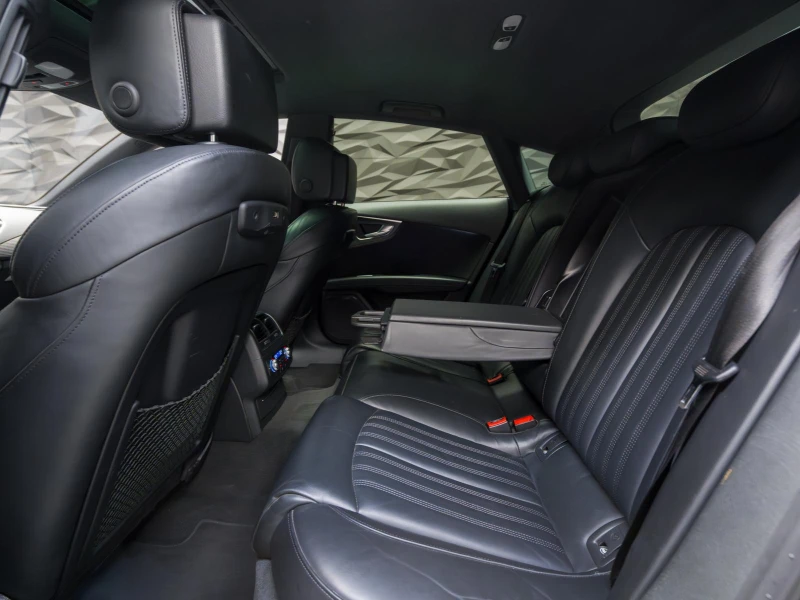 Audi A7 Quattro* 3.0 BiTDI* BOSE* Camera* S-Line* HUD* , снимка 11 - Автомобили и джипове - 53040930