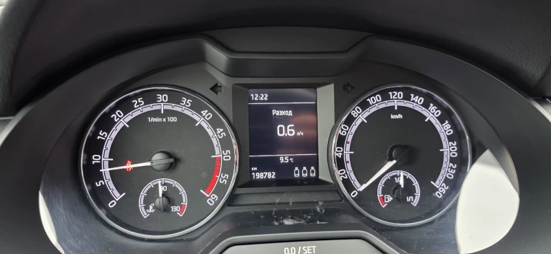 Skoda Octavia, снимка 7 - Автомобили и джипове - 53087785