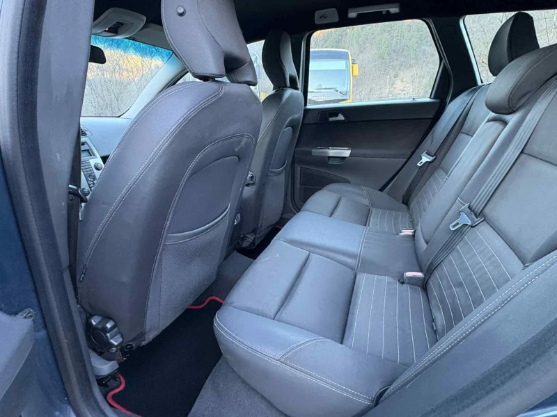 Volvo V50 2.0, снимка 8 - Автомобили и джипове - 53258808