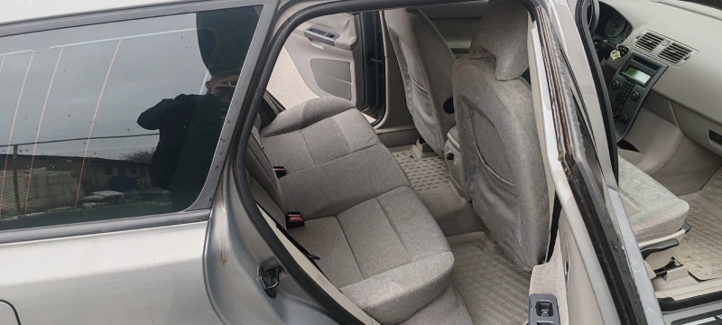 Volvo V50 2.0 136hp, снимка 7 - Автомобили и джипове - 53292722