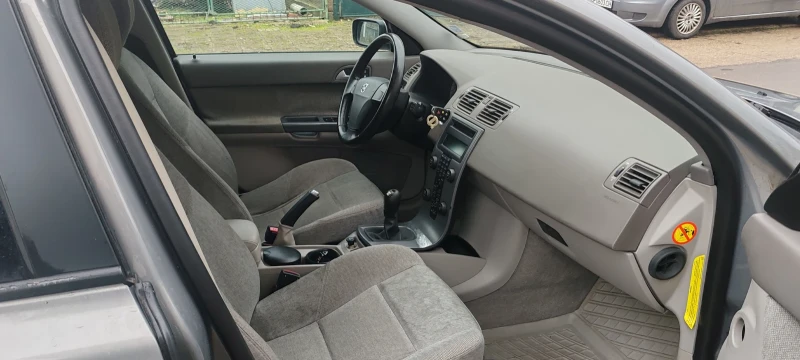Volvo V50 2.0 136hp, снимка 5 - Автомобили и джипове - 53292722