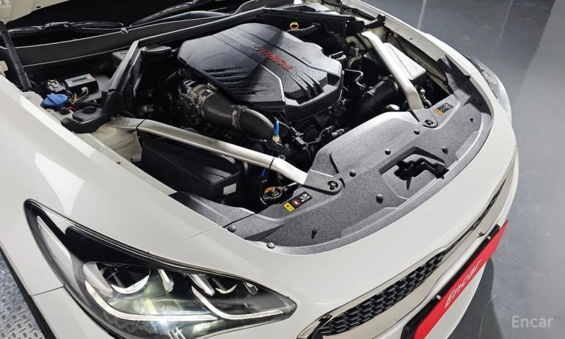 Kia Stinger, снимка 6 - Автомобили и джипове - 53349538