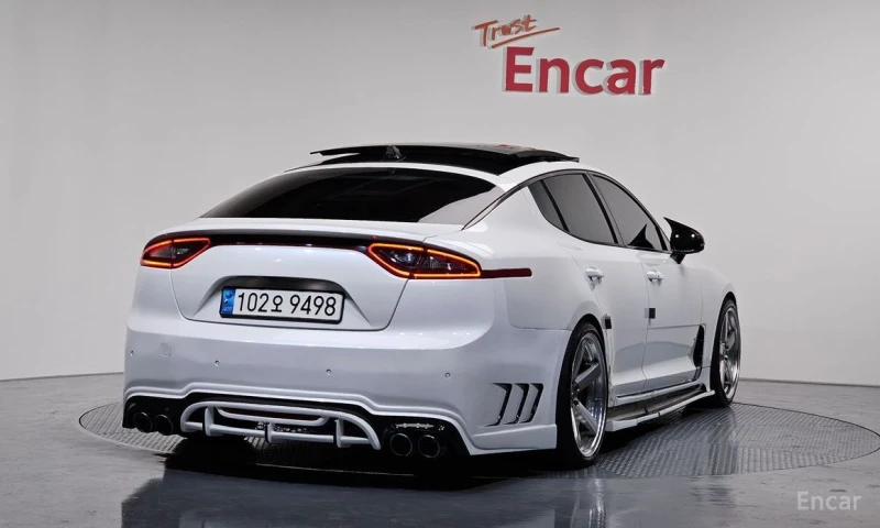 Kia Stinger, снимка 2 - Автомобили и джипове - 53349538
