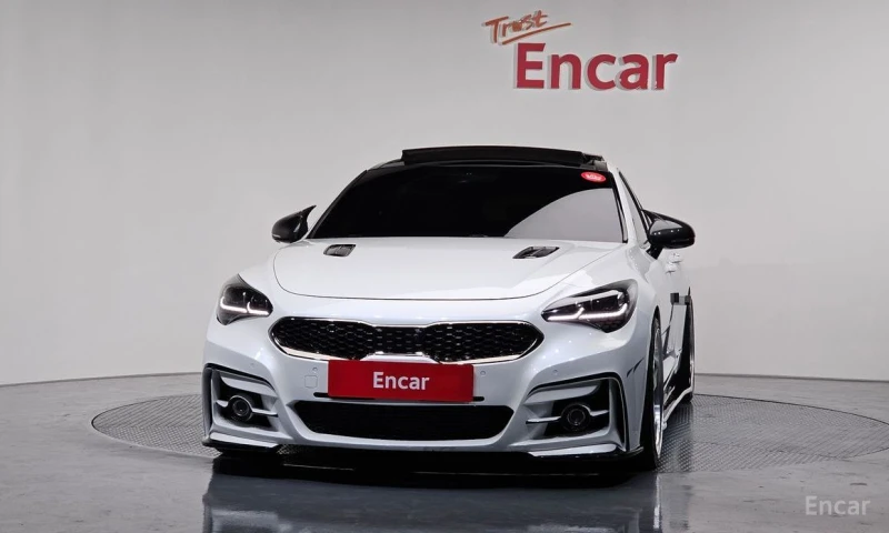 Kia Stinger, снимка 3 - Автомобили и джипове - 53349538