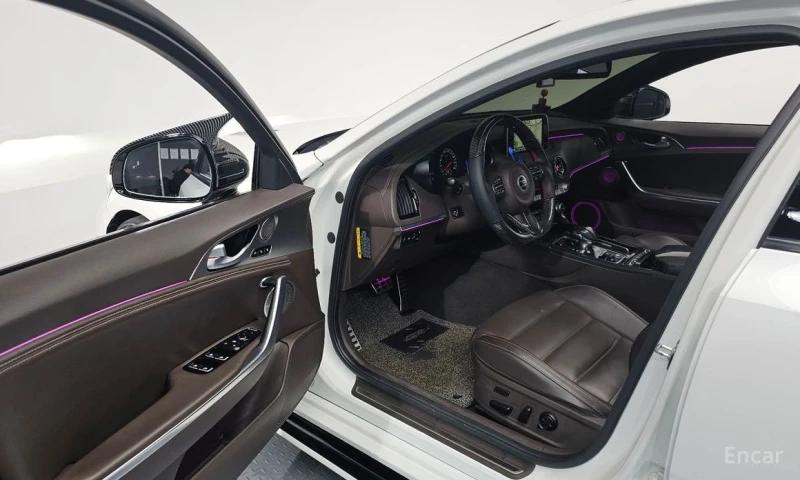 Kia Stinger, снимка 10 - Автомобили и джипове - 53349538