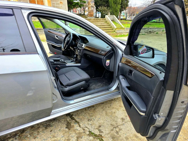 Mercedes-Benz E 220 2.2, снимка 10 - Автомобили и джипове - 53498031